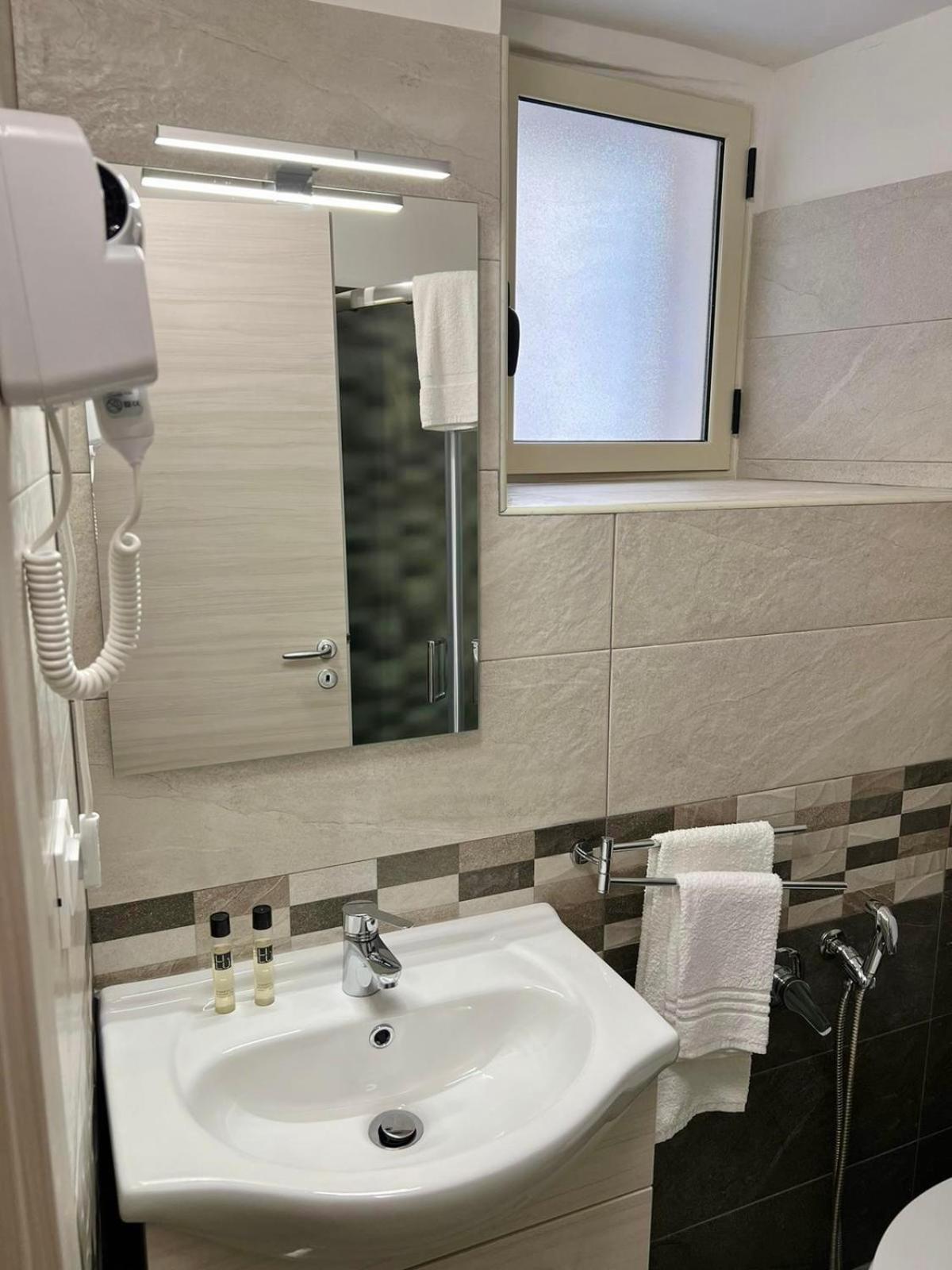 Costa Degli Dei Rooms 皮佐 外观 照片